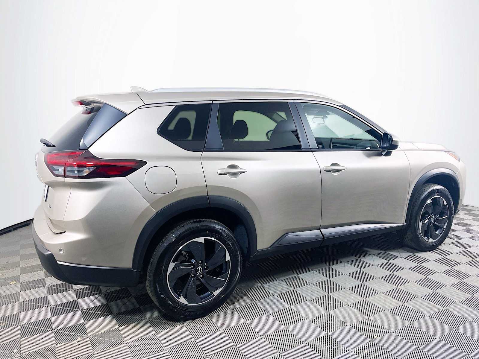 2026 Nissan Rogue SV photo 4