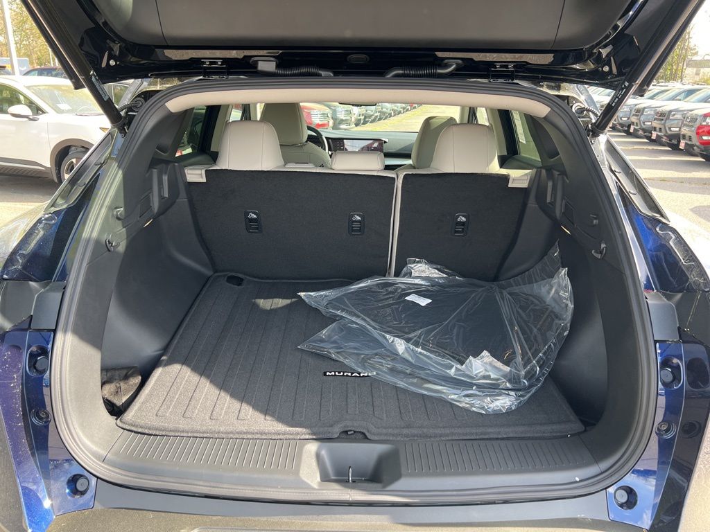 2025 Nissan Murano SL photo 13