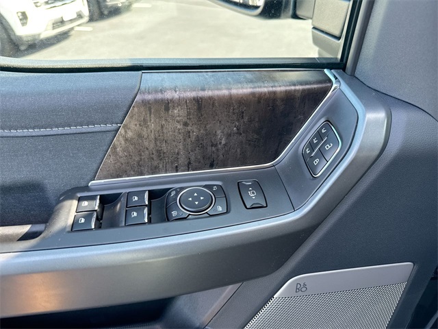 2026 Ford F-250 Lariat photo 4