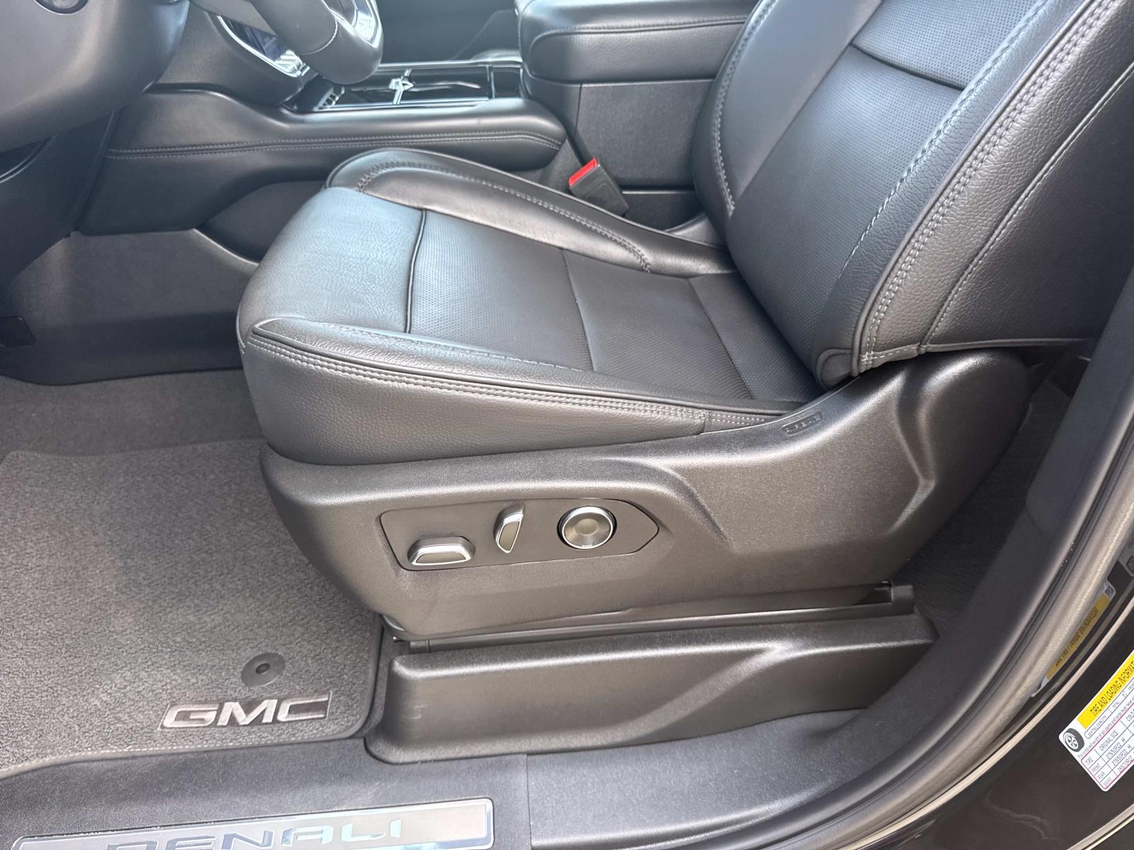 2025 Gmc Yukon XL Denali photo 15