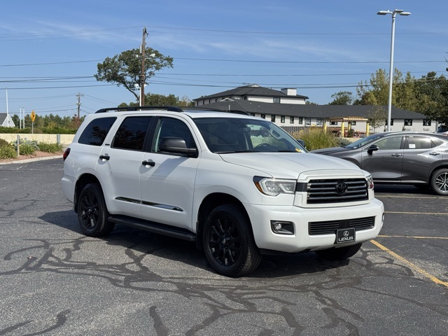 2022 Toyota Sequoia photo 4
