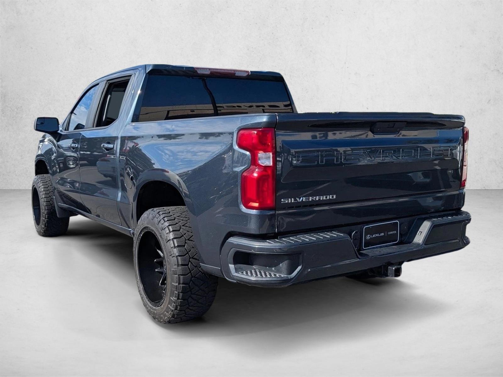 2019 Chevrolet Silverado RST photo 8