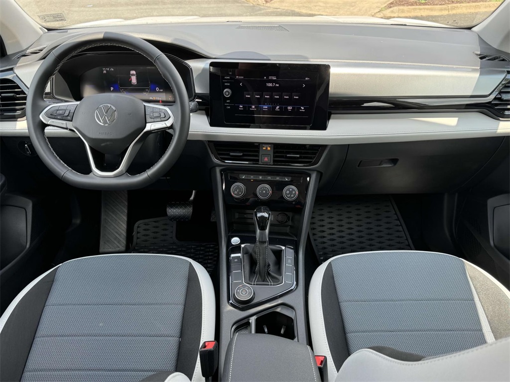 2025 Volkswagen Taos S photo 17