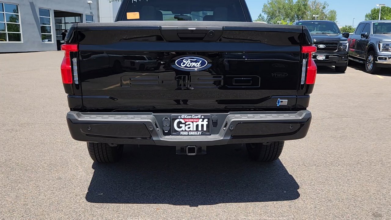 2025 Ford F-150 Lightning photo 18