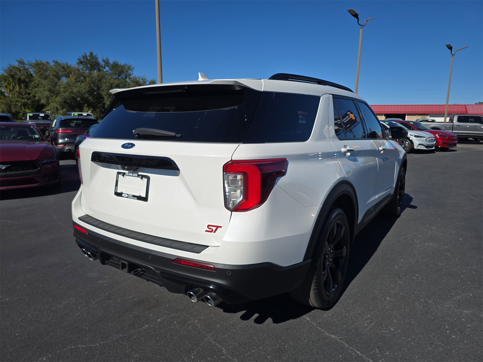 2023 Ford Explorer ST photo 4