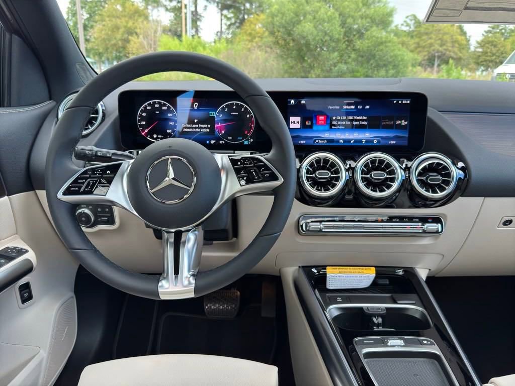 2025 Mercedes Benz GLA 250 photo 4