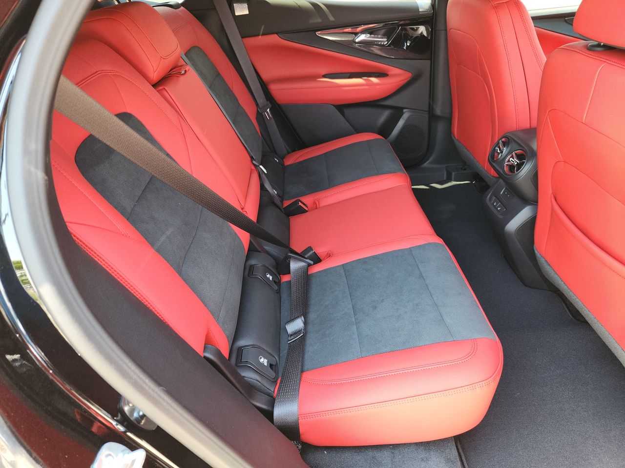 2025 Chevrolet Blazer EV RS photo 23