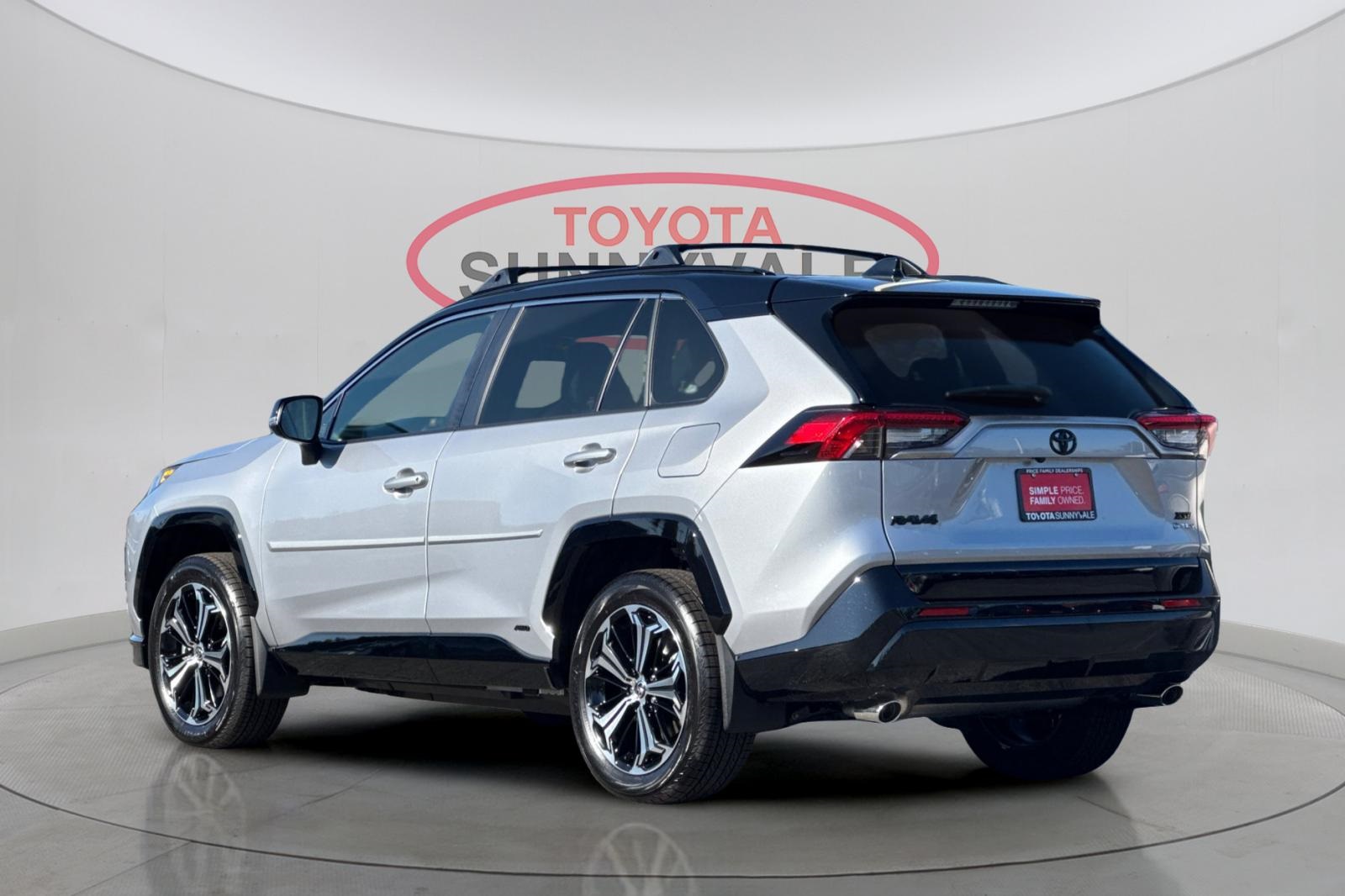 2025 Toyota RAV4 Hybrid XSE photo 3