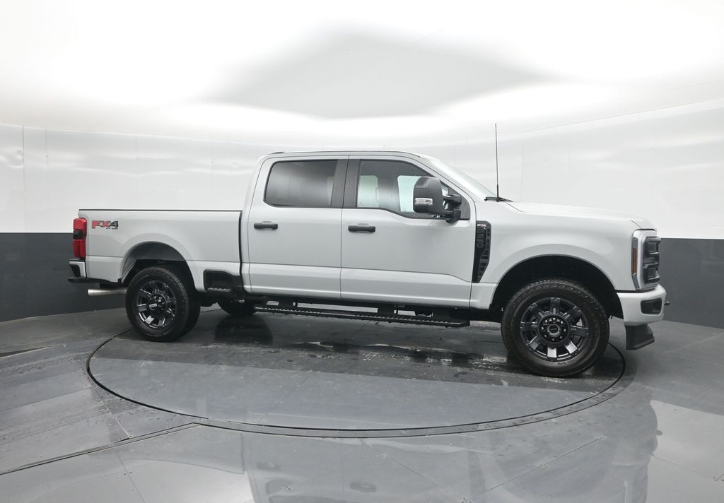 2025 Ford F-250 photo 11