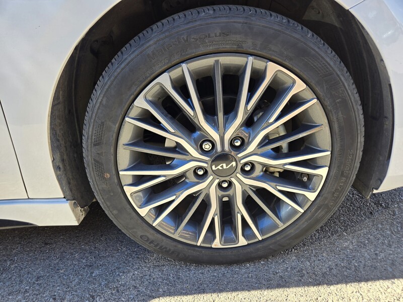 2023 Kia Forte GT-Line photo 3