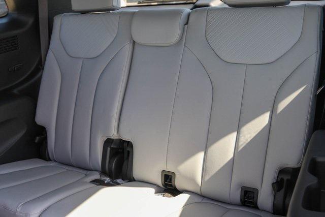 New 2025 White Hyundai SEL FWD image 12