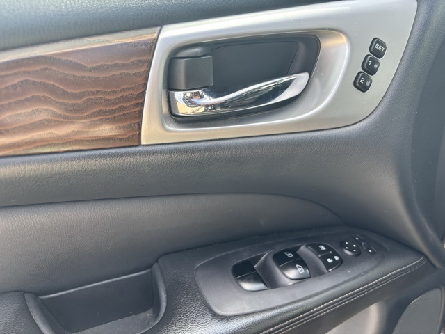 2019 Nissan Pathfinder Platinum photo 13