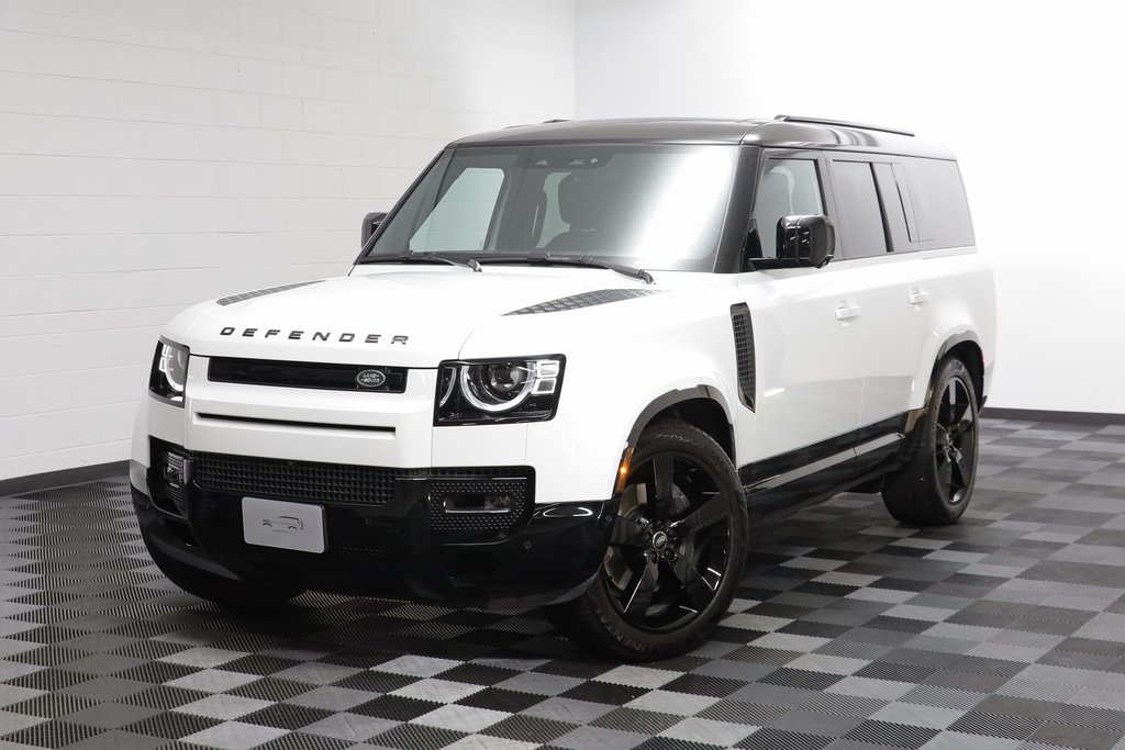 2025 Land Rover Defender X-Dynamic SE's photo