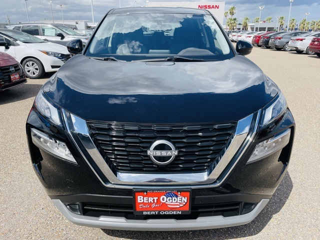 2023 Nissan Rogue SV photo 2