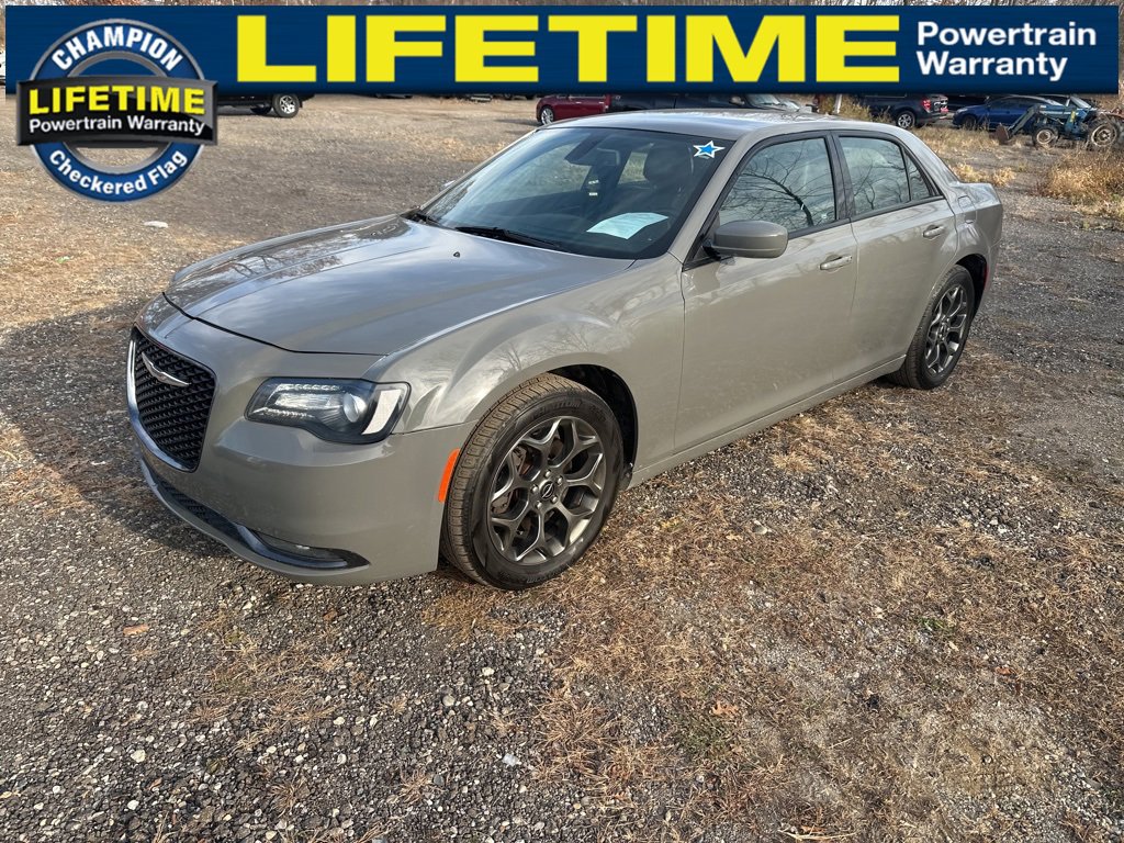 2018 Chrysler 300 S's photo
