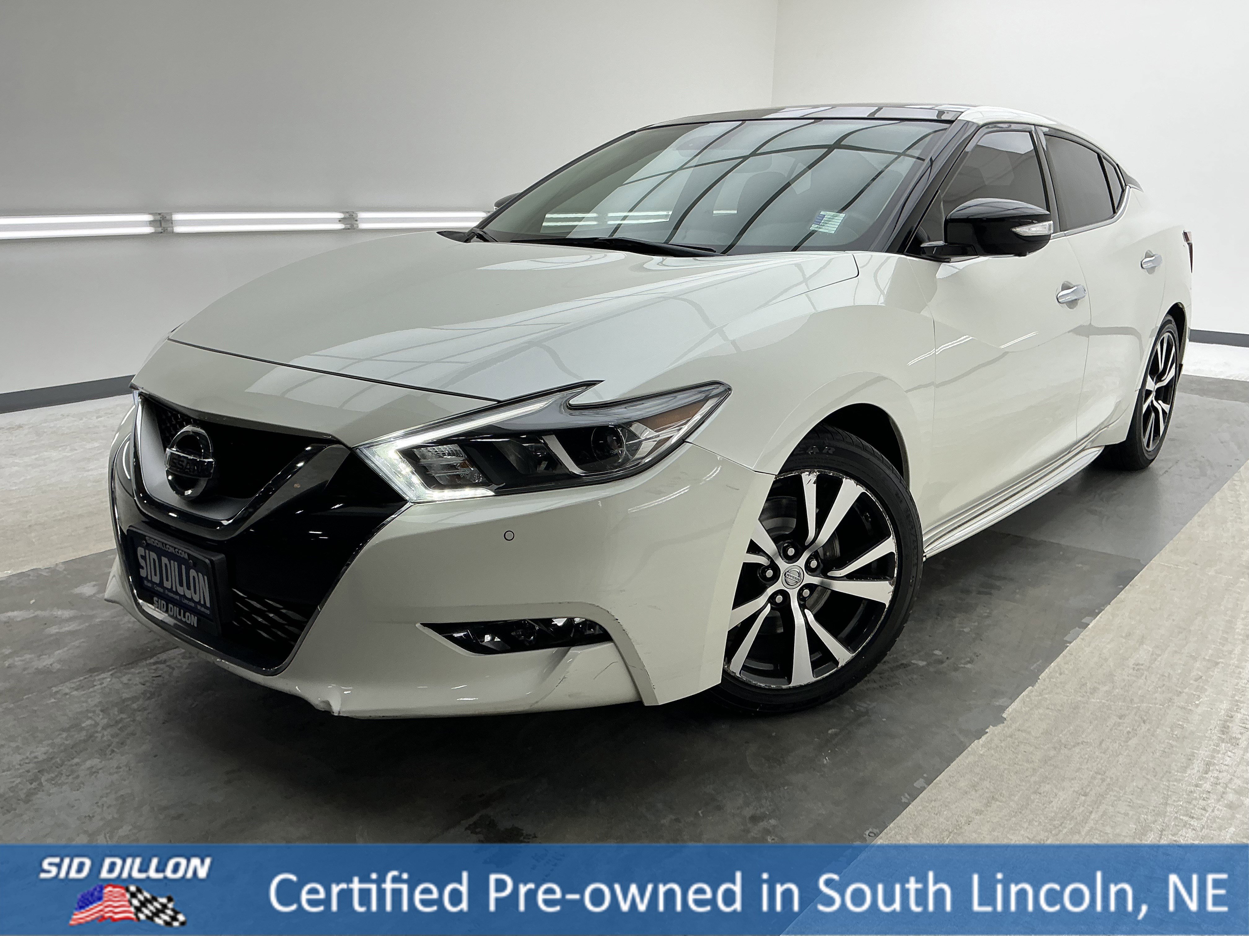 2017 Nissan Maxima Platinum's photo