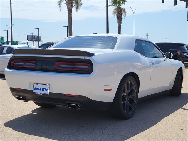 2022 Dodge Challenger GT photo 4