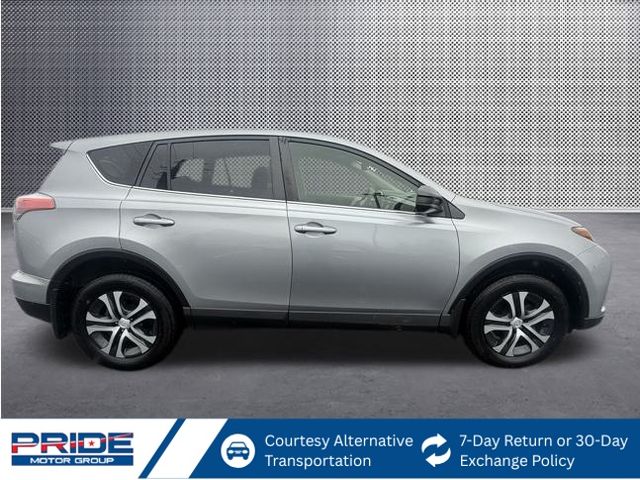 2018 Toyota RAV4 LE photo 6