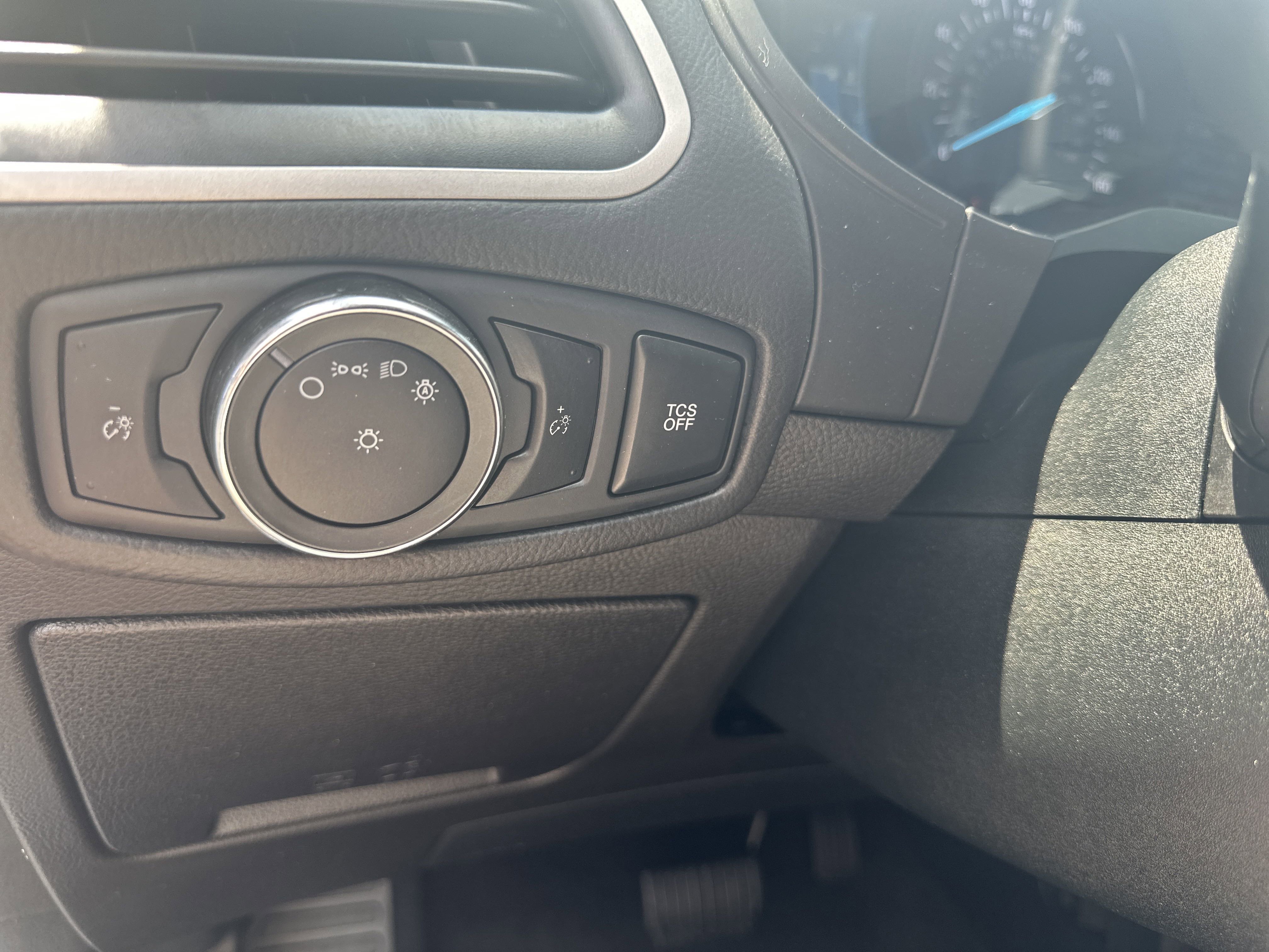 2022 Ford Edge SE photo 3