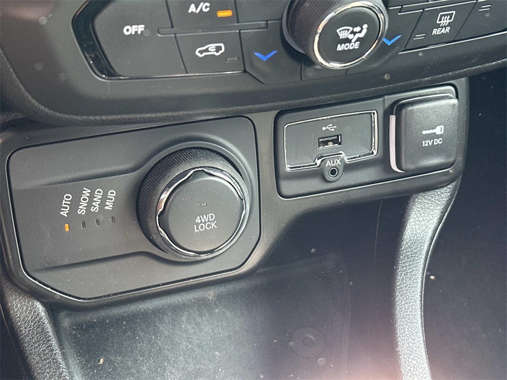 2023 Jeep Renegade Latitude photo 19