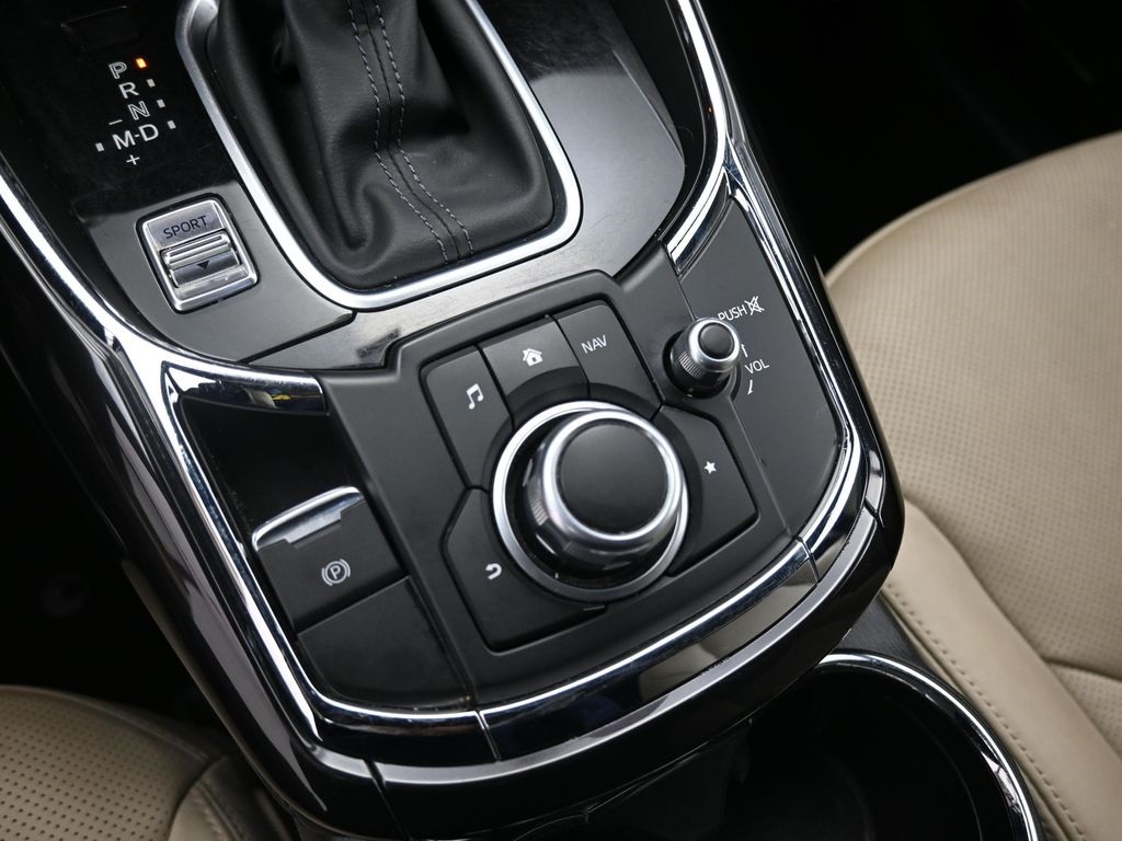 2018 Mazda CX-9 Grand Touring photo 17