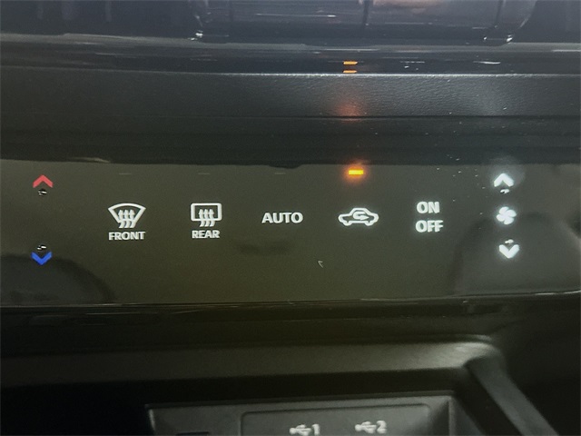 2025 Nissan Kicks SR photo 16