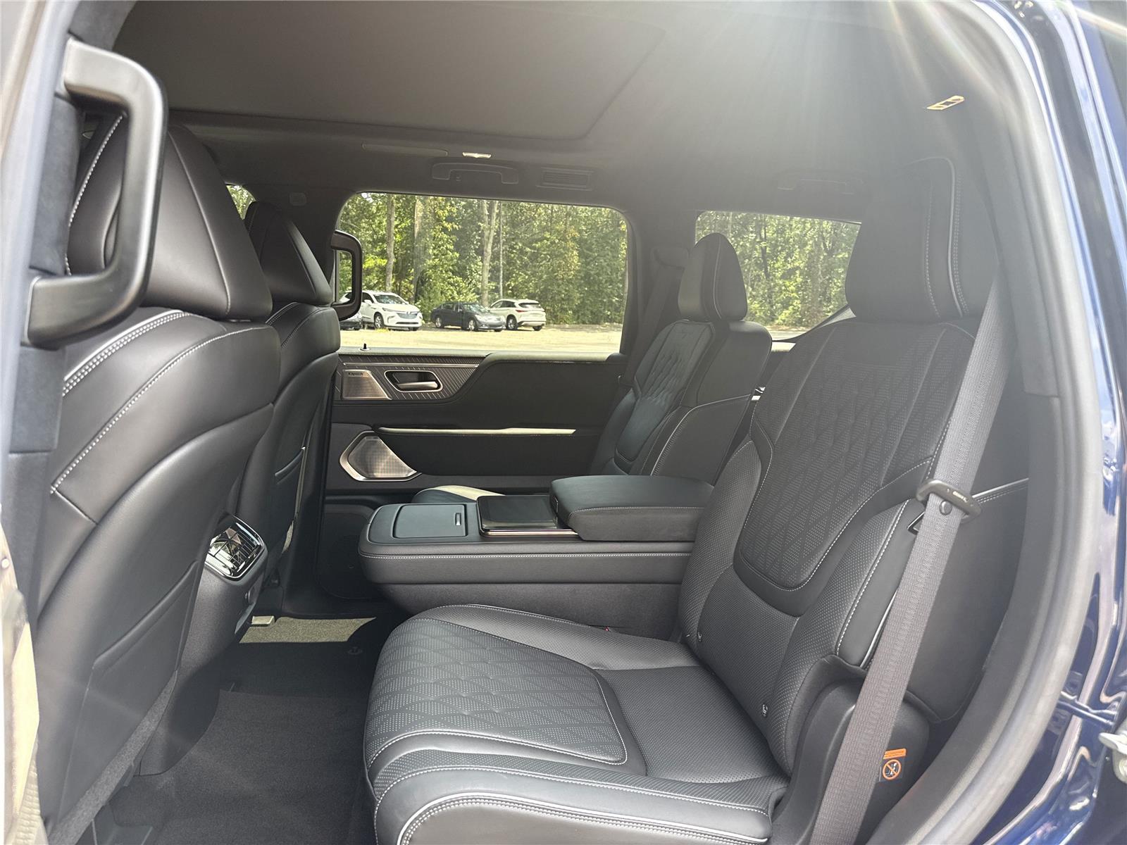 2025 Infiniti QX80 photo 9