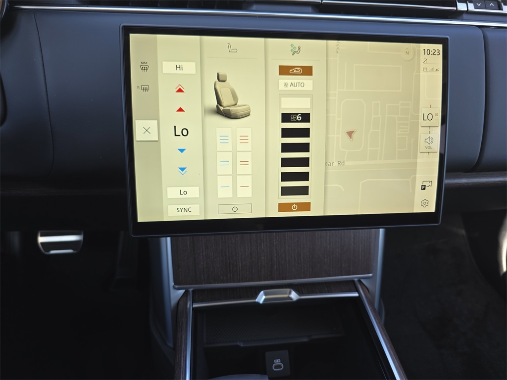2025 Land Rover Range Rover SE photo 22