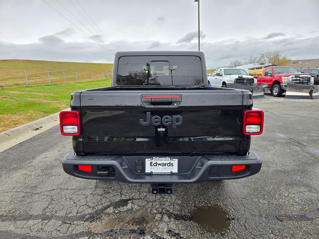 2025 Jeep Gladiator Sport S photo 4