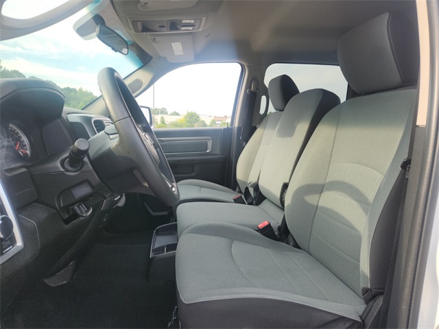 2022 Ram 1500 Classic SLT photo 9