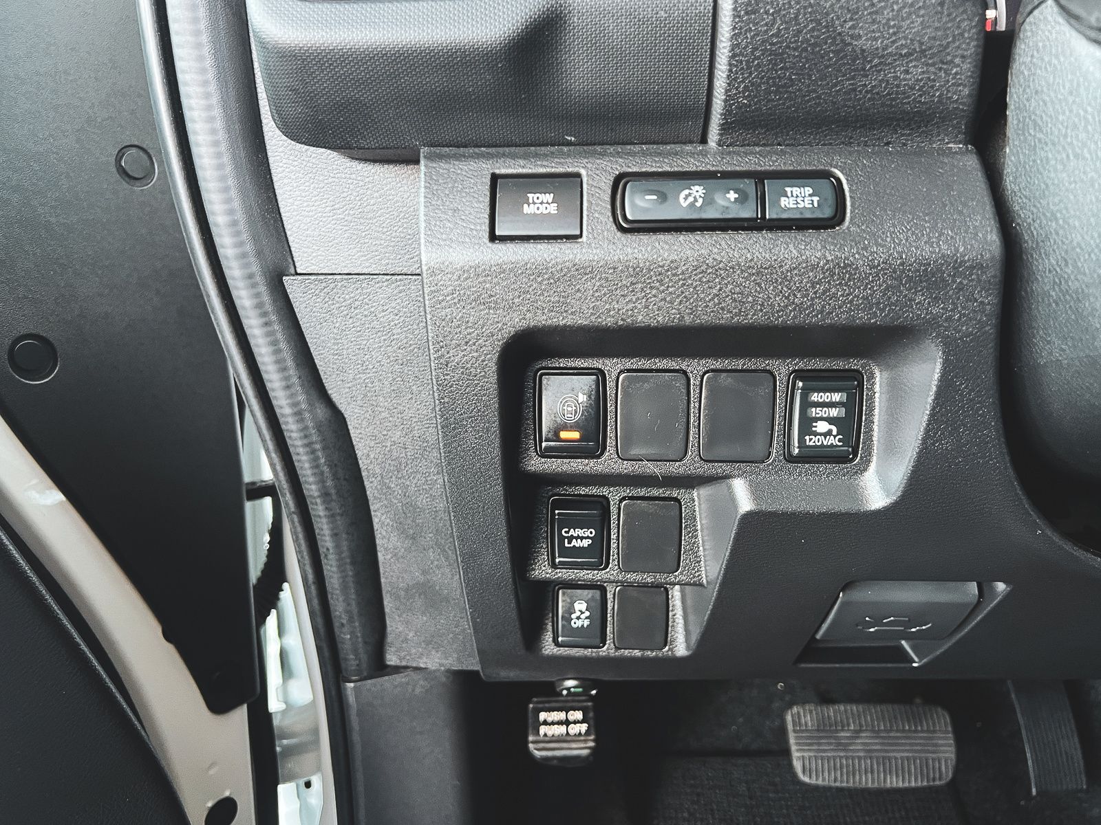 2024 Nissan Frontier SL photo 17