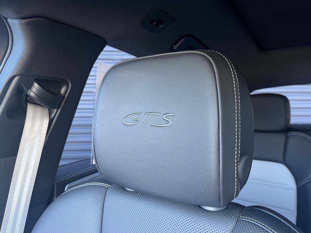 2024 Porsche Macan GTS photo 12