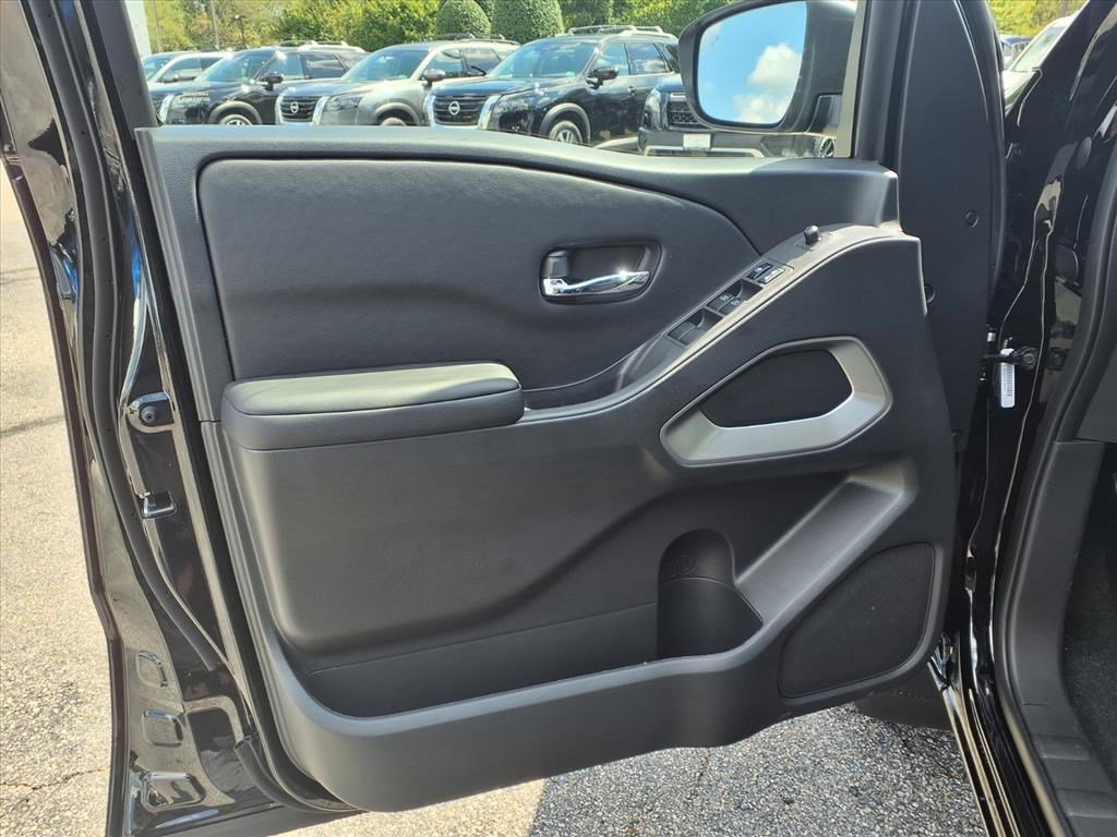 2026 Nissan Frontier Crew Cab SV photo 11