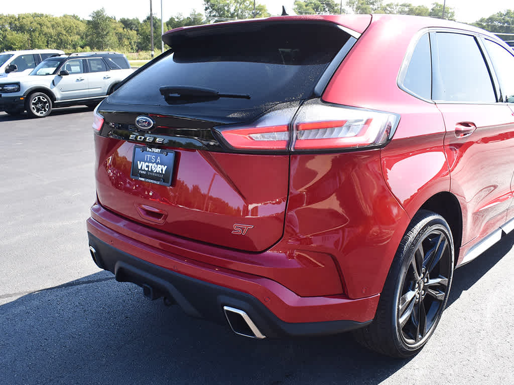 2022 Ford Edge ST photo 24