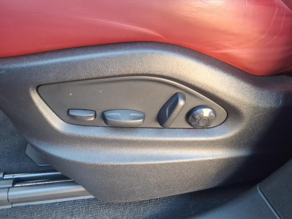 2023 Porsche Cayenne S photo 2