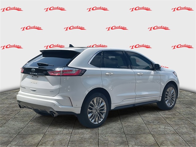 2021 Ford Edge Titanium photo 3