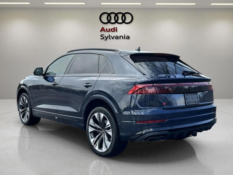 2025 Audi Q8 55 Premium Plus photo 5