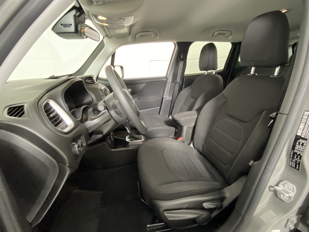 2020 Jeep Renegade Latitude photo 2