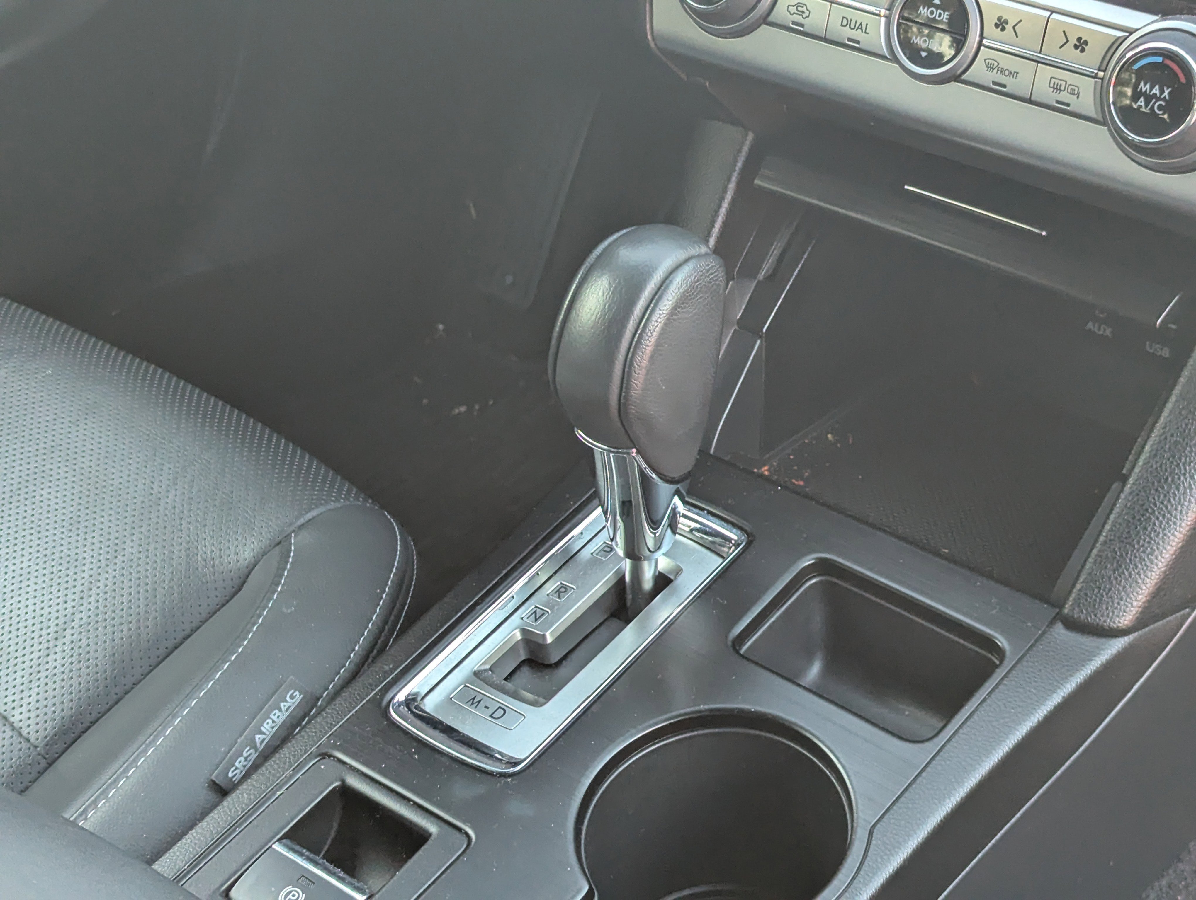 2015 Subaru Outback 2.5i Limited photo 2