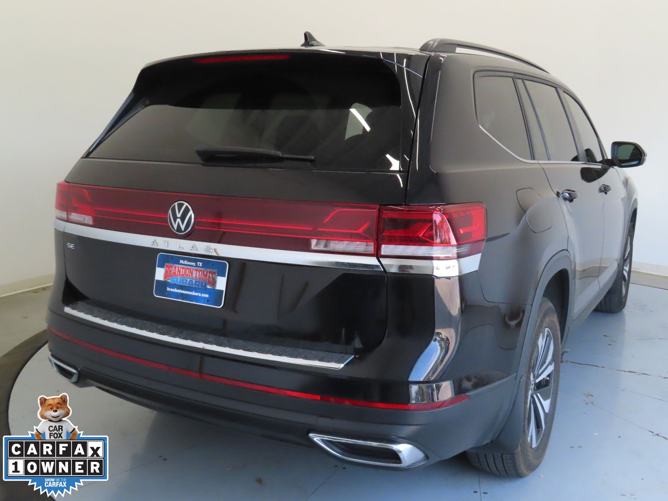 2024 Volkswagen Atlas SE photo 2