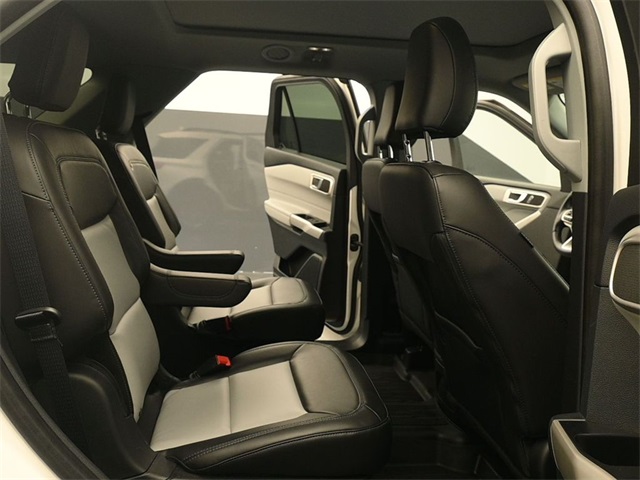 2022 Ford Explorer XLT photo 14