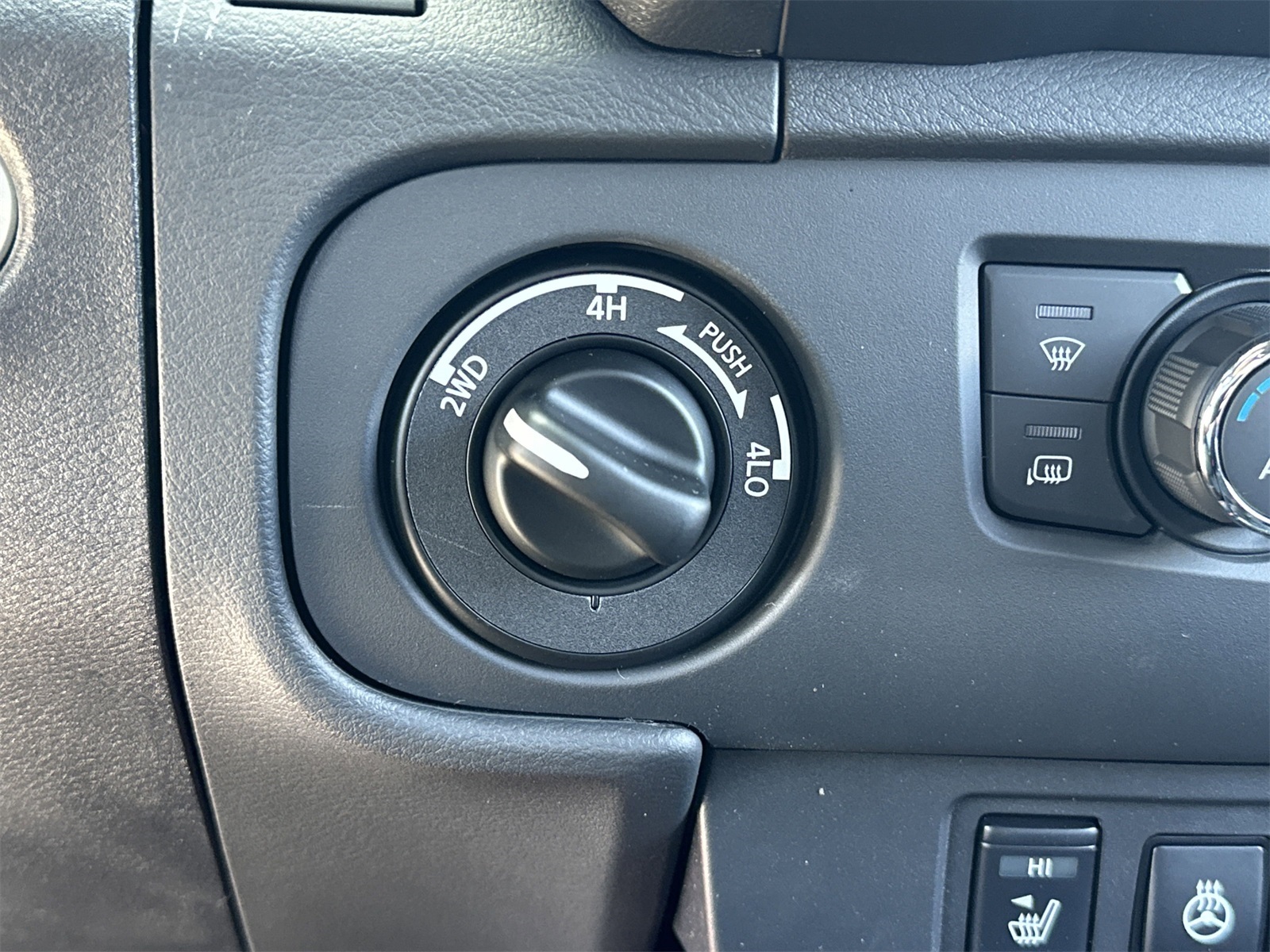 2025 Nissan Frontier PRO-4X photo 7