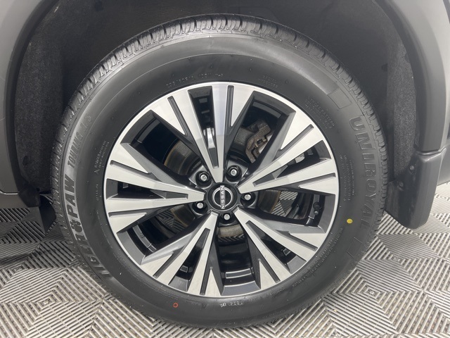 2023 Nissan Rogue SV photo 11