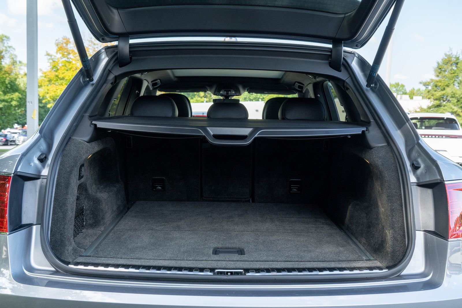 2017 Bentley Bentayga W12 photo 12