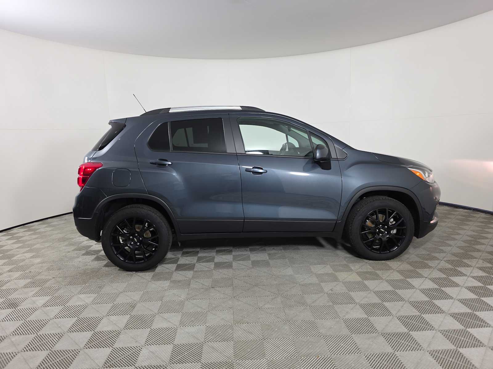 2022 Chevrolet Trax LT photo 3