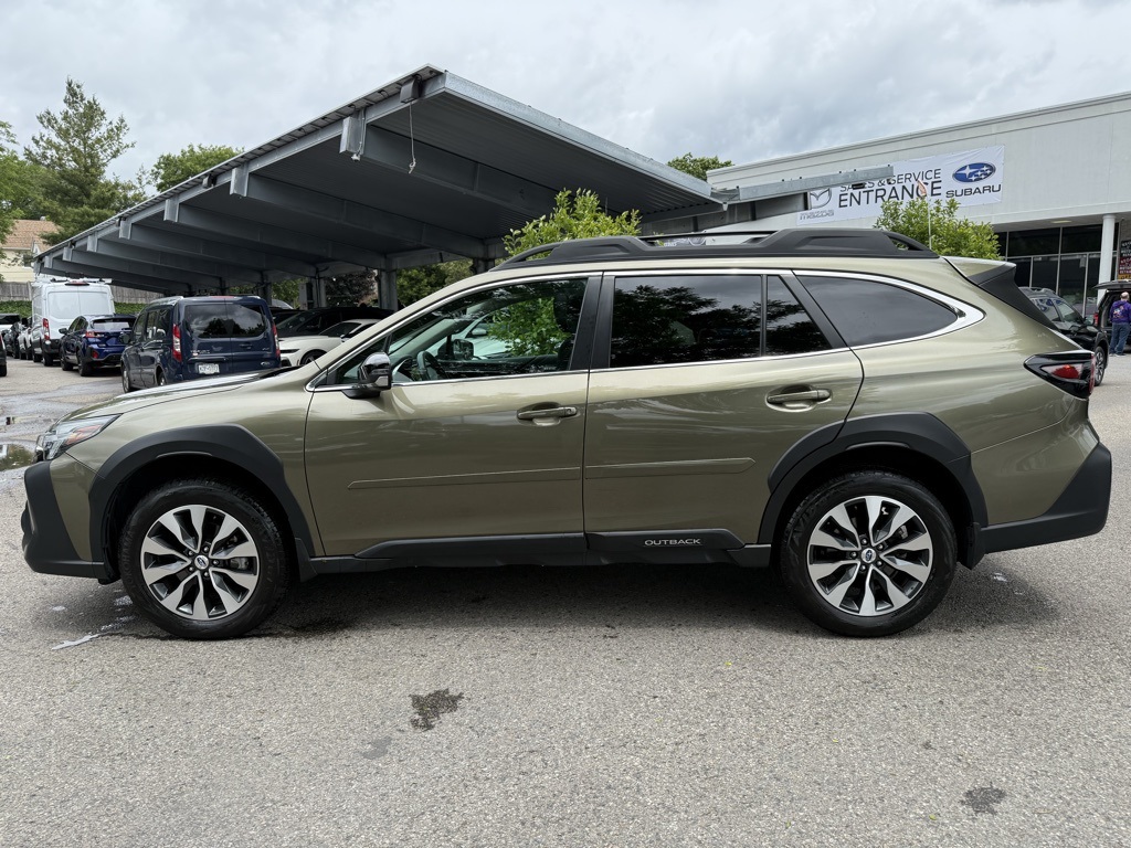 2023 Subaru Outback Limited photo 10