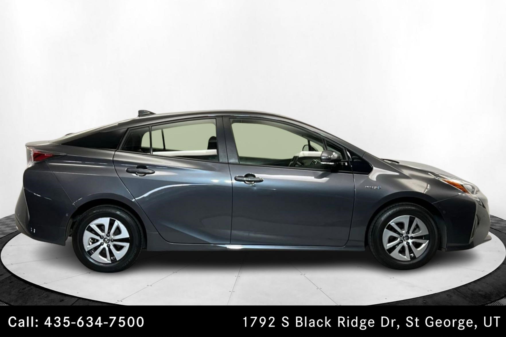 2017 Toyota Prius Two photo 6