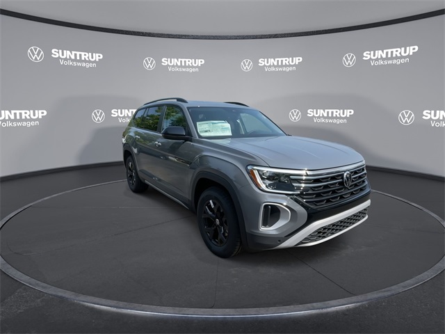 2025 Volkswagen Atlas Peak Edition SE photo 3