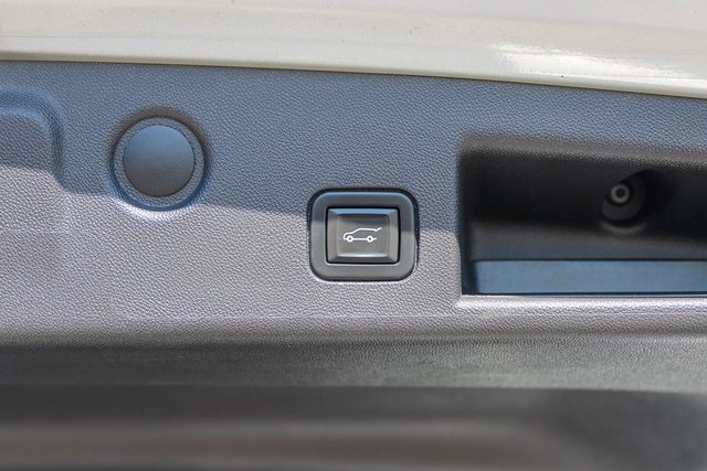 Used 2021 Silver Ice Metallic Chevrolet LT image 10