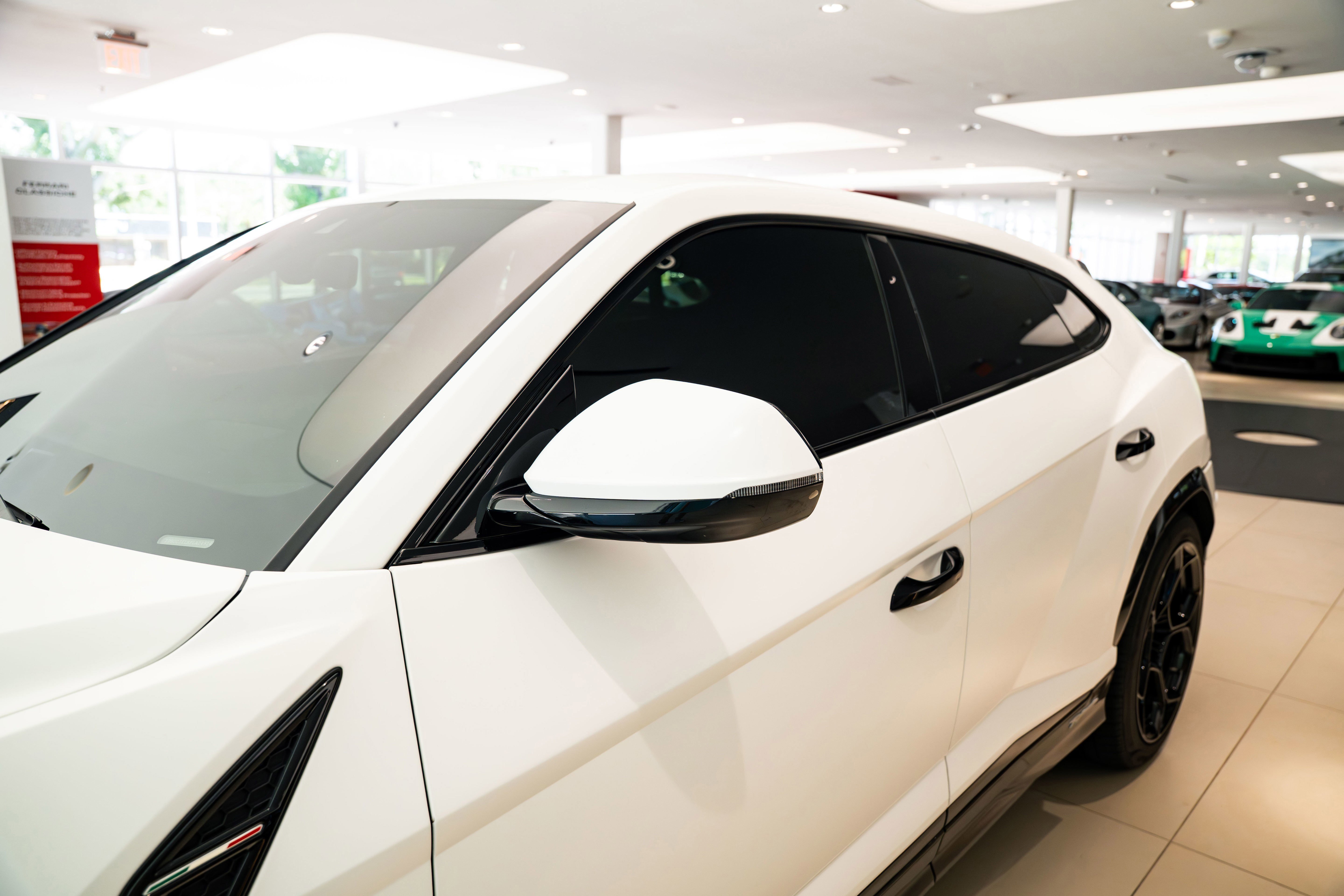 2023 Lamborghini Urus Performante photo 13